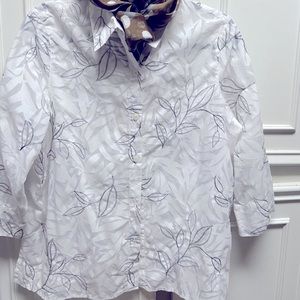 Alfred Dunner sheer button down14p top white